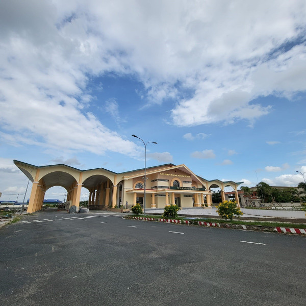 tram kiem soat lien hop cua khau quoc te khanh binh vietnam campuchia 9