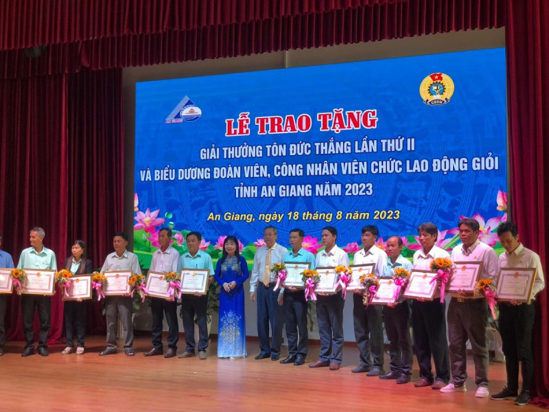 giai thuong ton duc thang tinh an giang la thu II 2023 le duc anh 4